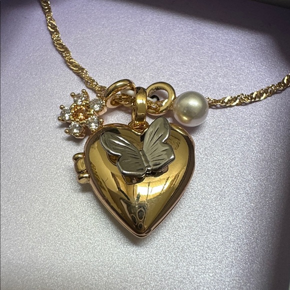 Gold Heart Locket Necklace - Picture 2 of 4